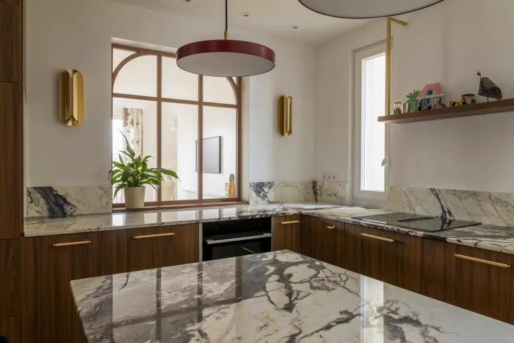 Rénovation haut de gamme d'un appartement haussmannien à Paris en phase de finitions