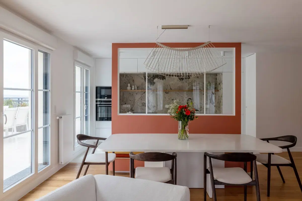 Salon d'appartement de 117 m² transformé par un architecte d'intérieur maître d'œuvre à Clamart, projet Roosevelt d'Ameo Concept